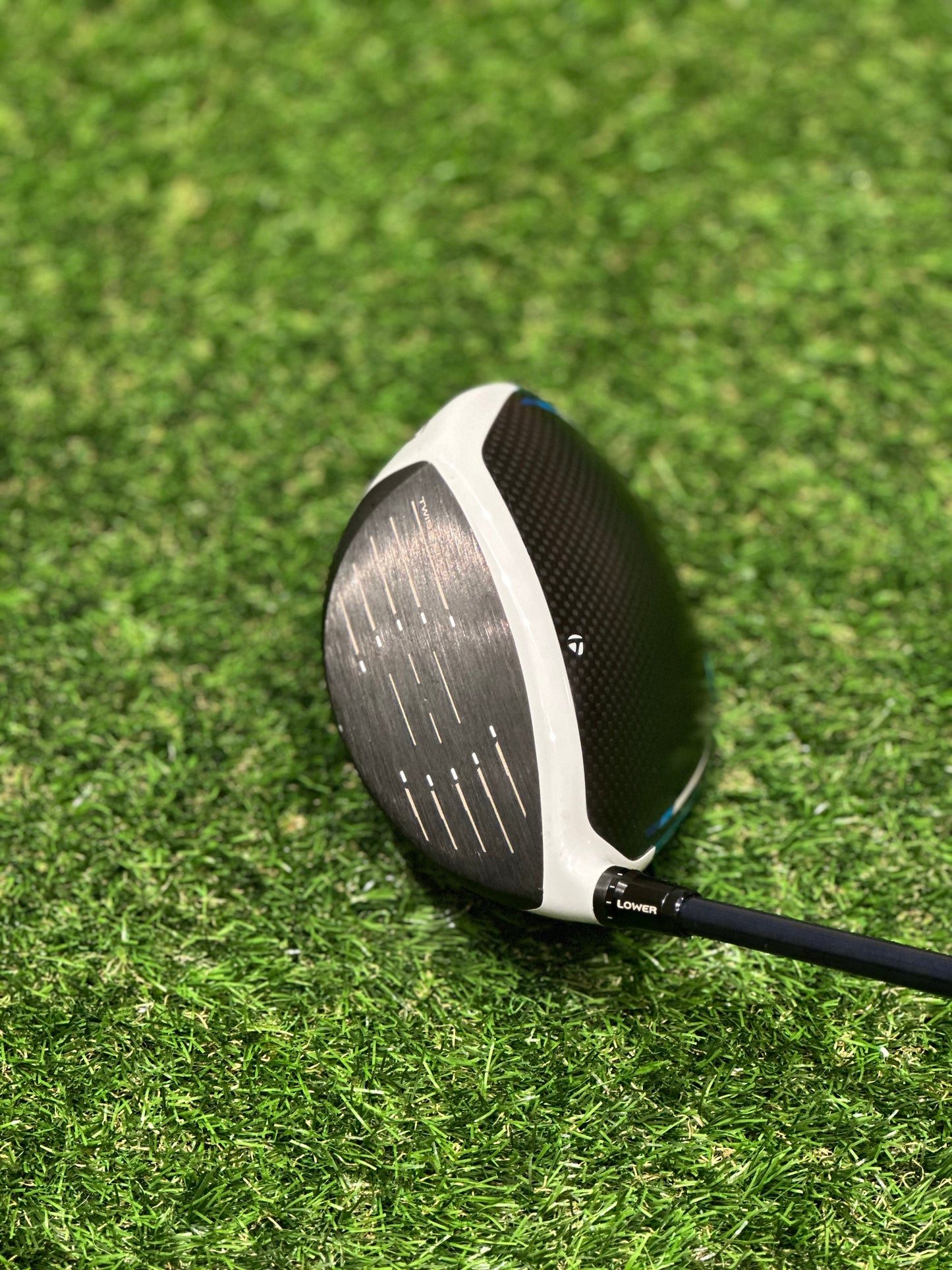 Taylormade SIM2 Max Driver / 10.5 Degree / Regular Flex / Fujikura Ventus Blue
