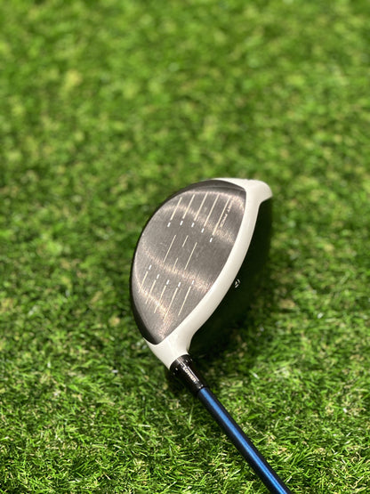 Taylormade SIM2 Max Driver / 10.5 Degree / Regular Flex / Fujikura Ventus Blue